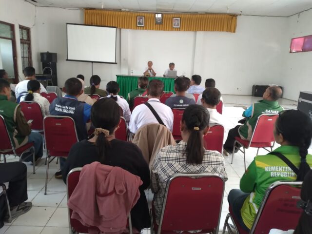 Dorong Tingkatkan kinerja ASN, Dinas Komunikasi dan Informatika Kabupaten memberikan Sosialisasi Aplikasi Mobile Absensi Pemda Belu kepada 75 orang PPL.